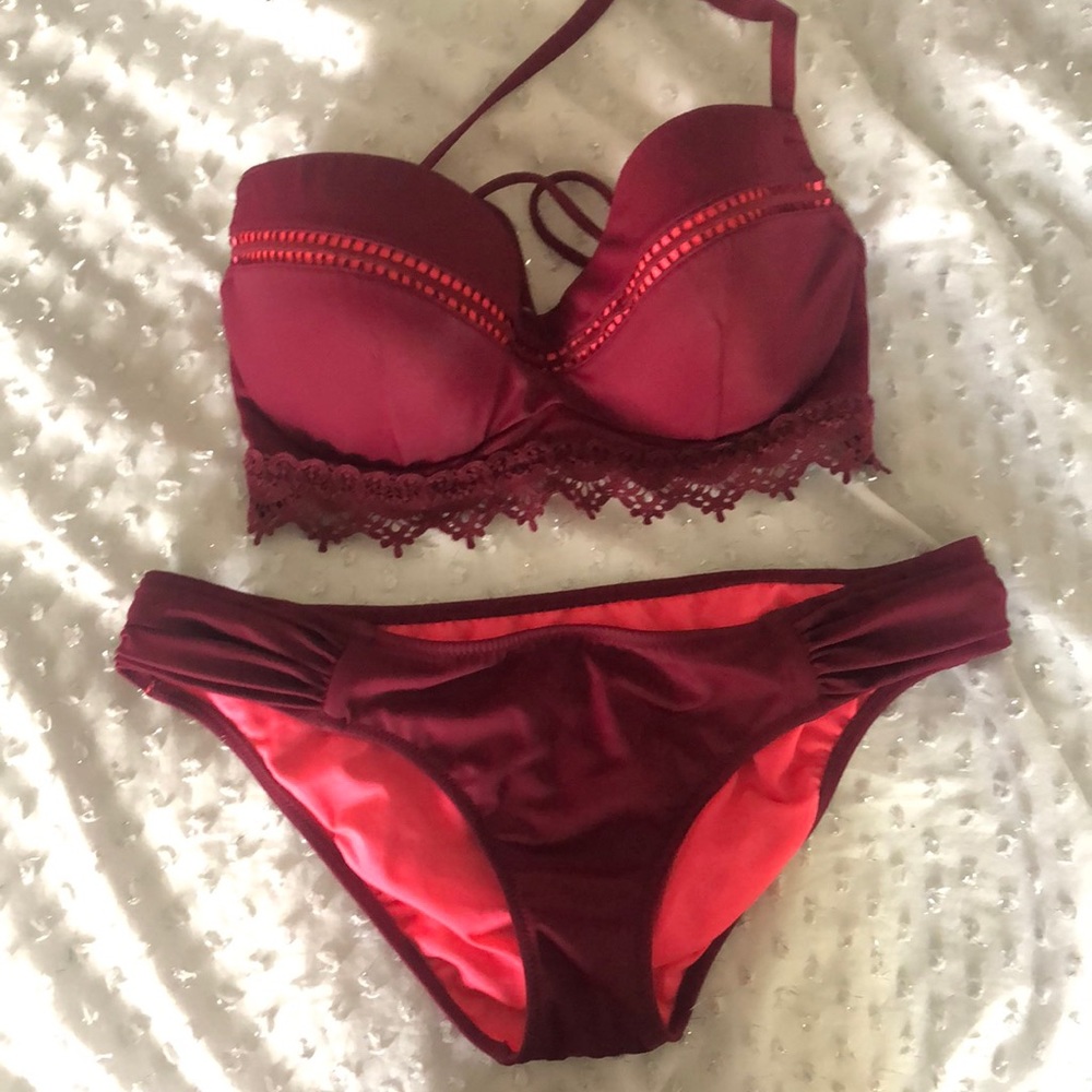 34C Bathing suit & small bottoms